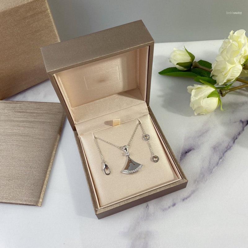 Pendant Necklaces Necklace Skirt 925 Sterling Silver For Women's High Jewelry Christmas Party Gift11
Pendant Necklaces Necklace Skirt 925 Sterling Silver For Women's High Jewelry Christmas Party Gift11