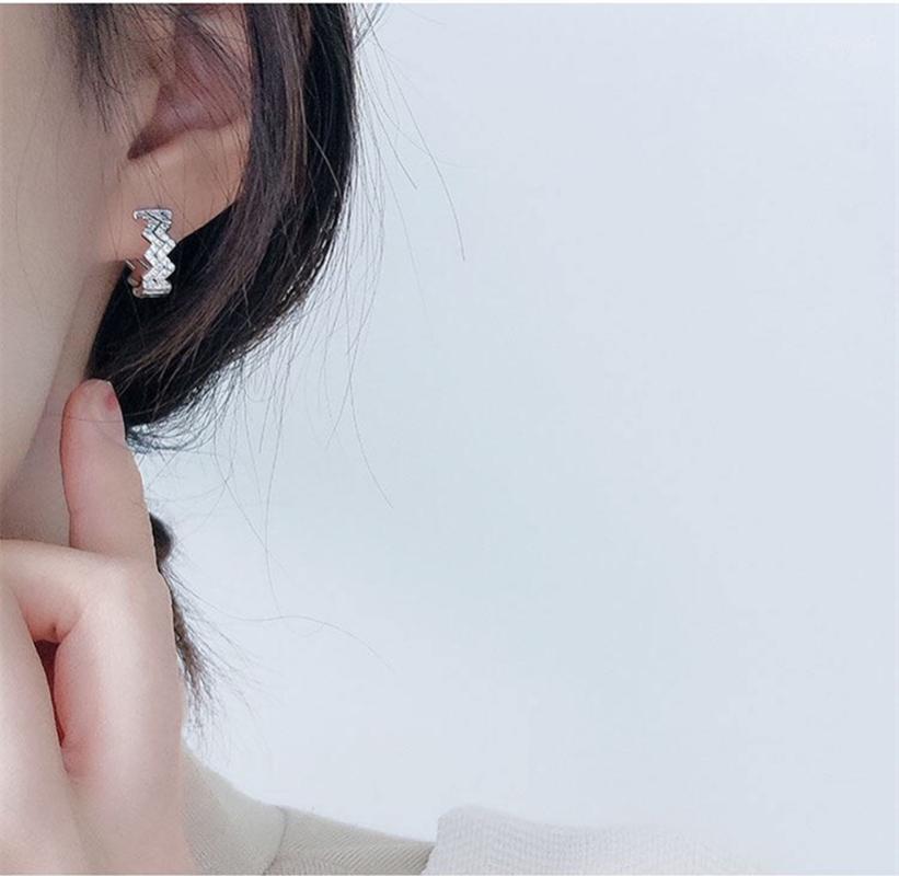 Charm 925 Sterling Silver Earrings Fashion Zircon Wavy Pattern Ear Ring Bone Wild Trend Temperament Female Girl Jewelry1
Charm 925 Sterling Silver Earrings Fashion Zircon Wavy Pattern Ear Ring Bone Wild Trend Temperament Female Girl Jewelry1