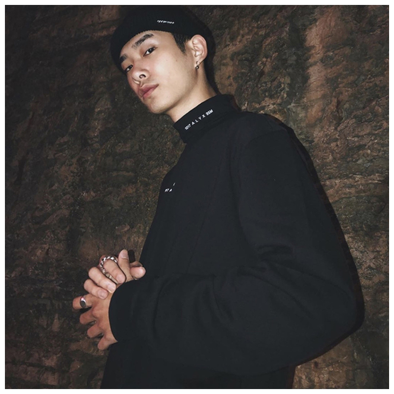 2021 New High Collar Letter Print Bottoming Shirt Men' Solid Color Long Sleeve T-shirt Trendy Cotton Top for Men and Women T5d3, Black
2021 New High Collar Letter Print Bottoming Shirt Men' Solid Color Long Sleeve T-shirt Trendy Cotton Top for Men and Women T5d3, Black