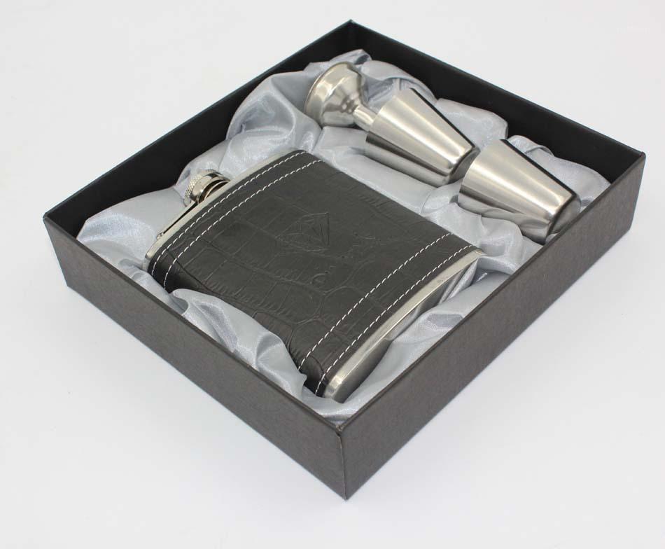 50sets/lot High quality 6oz black leather hip flask stainless steel Whiskey flask gift set1
50sets/lot High quality 6oz black leather hip flask stainless steel Whiskey flask gift set1