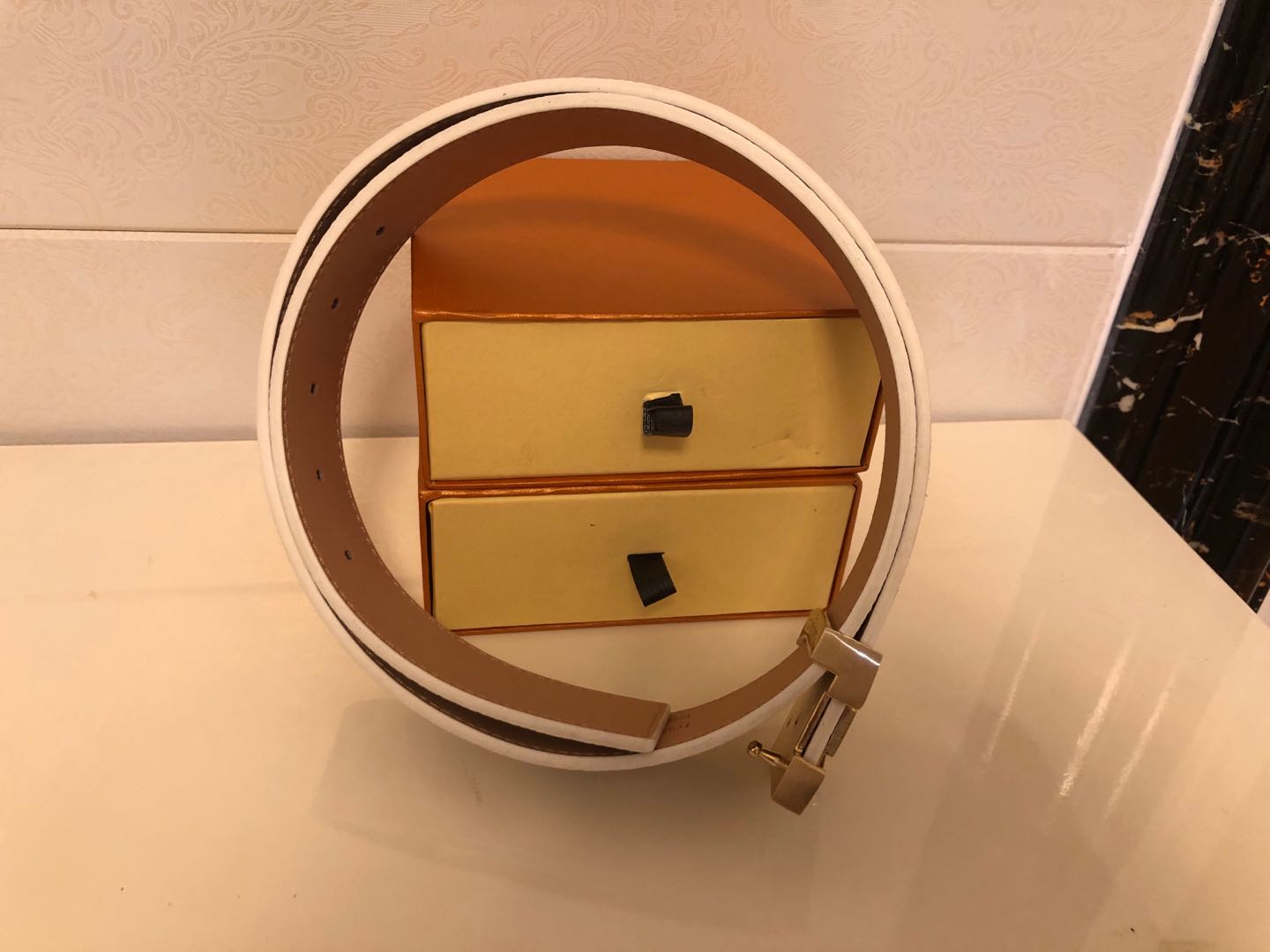Hot Sale Designer Belt High Quality Designer Belts Big Gold Buckle Smooth Buckle Belt Luxury Belt Free Shipping Width 3.8cm metal buckle, With box
Hot Sale Designer Belt High Quality Designer Belts Big Gold Buckle Smooth Buckle Belt Luxury Belt Free Shipping Width 3.8cm metal buckle, With box