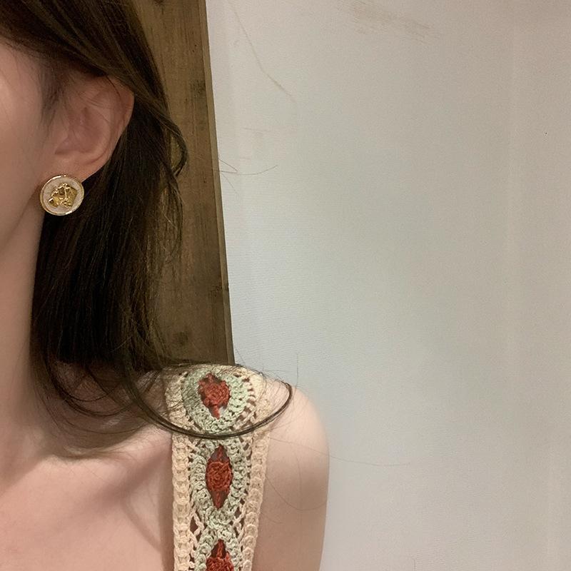 Stud TIMRONLY Retro Coin Portrait Earring Black White Color Metal Earrings For Women Mejur Fashion Korean Style Jewellery Gifts
Stud TIMRONLY Retro Coin Portrait Earring Black White Color Metal Earrings For Women Mejur Fashion Korean Style Jewellery Gifts