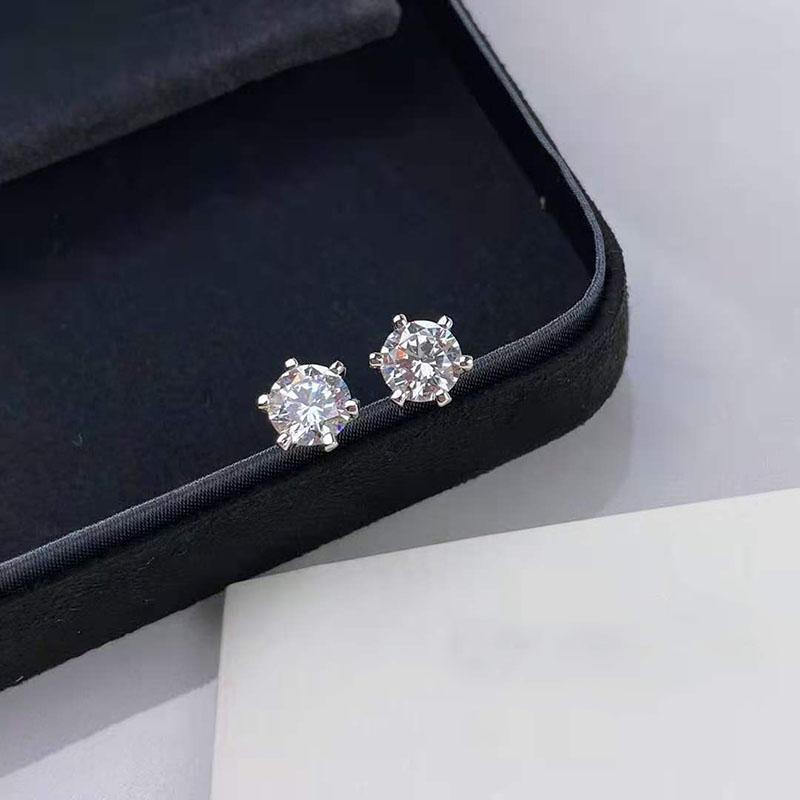 Stud Women's Classic Fashion 6-claw Zircon Earrings S925 Sterling Silver Original High Quality Jewelry Logo Ladies Gift
Stud Women's Classic Fashion 6-claw Zircon Earrings S925 Sterling Silver Original High Quality Jewelry Logo Ladies Gift