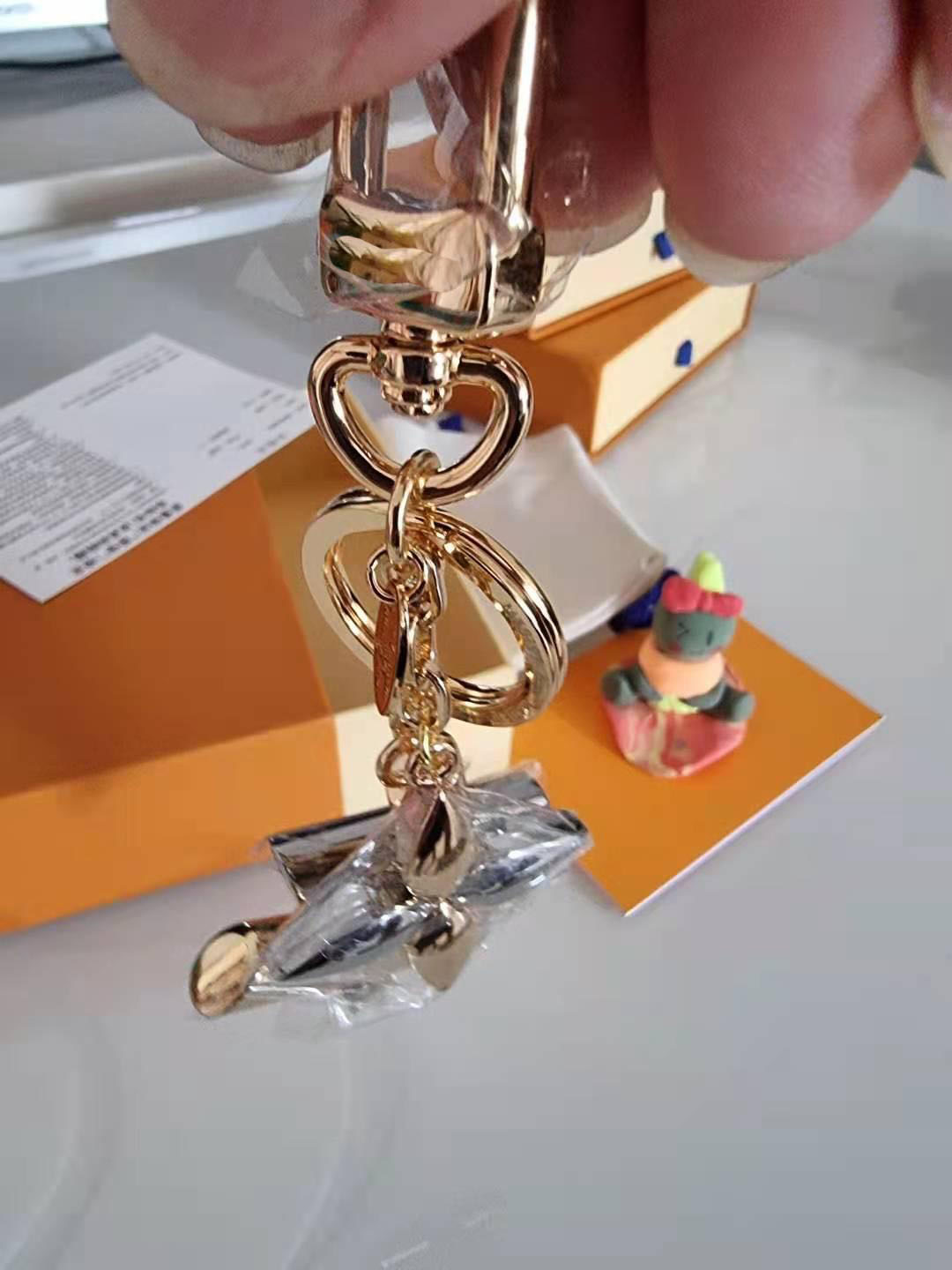 high qualtiy brand Designer Keychain Fashion Purse Accessories Pendant Car Chain Charm Bag Keyring Trinket Gifts Accessories i01
high qualtiy brand Designer Keychain Fashion Purse Accessories Pendant Car Chain Charm Bag Keyring Trinket Gifts Accessories i01