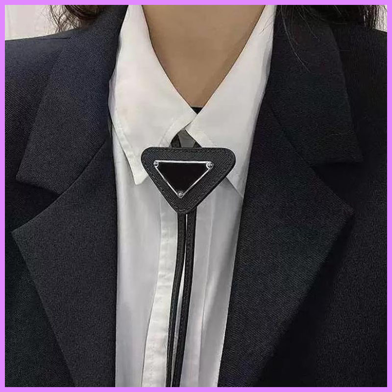 Mens Women Designer Ties Fashion Leather Neck Tie Bow For Men Ladies With Pattern Letters Neckwear Fur Solid Color Neckties D2112311F
Mens Women Designer Ties Fashion Leather Neck Tie Bow For Men Ladies With Pattern Letters Neckwear Fur Solid Color Neckties D2112311F