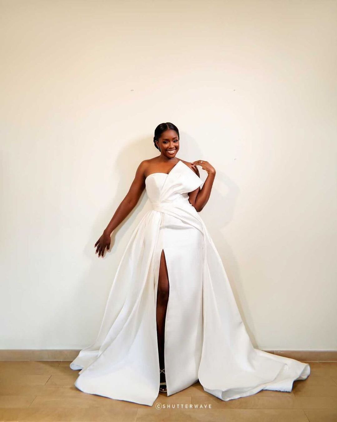 Line Ivory A Overskirt Wedding Dresses Strapless Neck Side Split Bridal Gowns Sweep Train Satin Robe De Marie