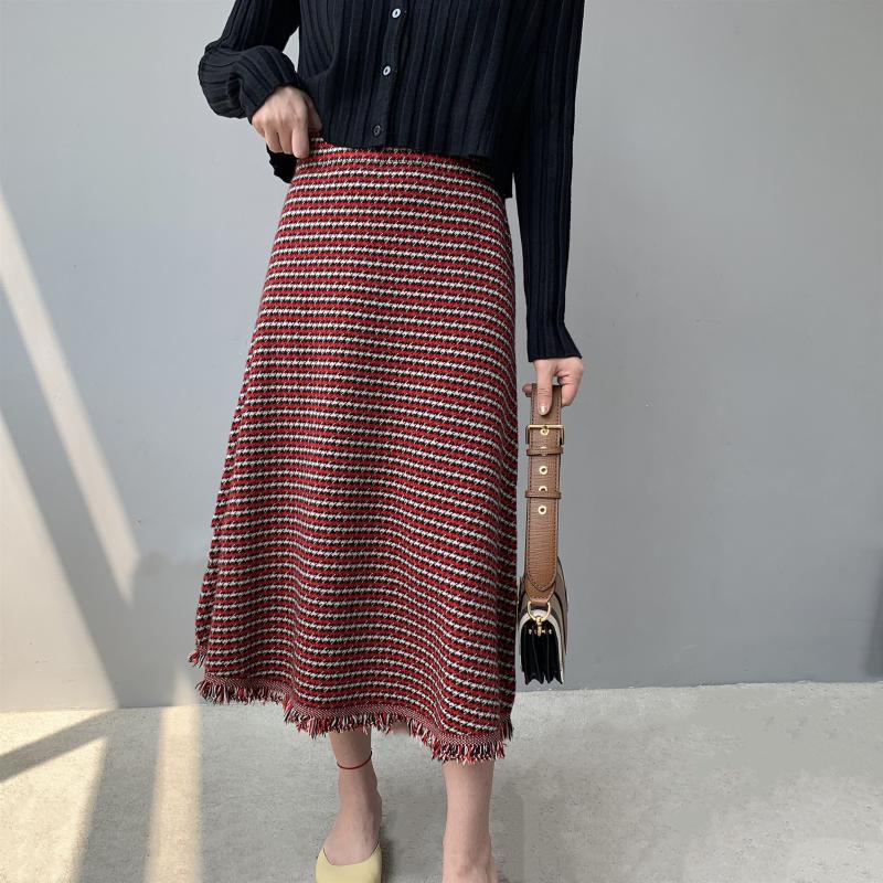 2020 Winter Skirt Women High Waist Slim A-Line Skirts Womens Fashion Stripe Kintted Skirts Femme High Street Casual Tassel Skirt, Green
2020 Winter Skirt Women High Waist Slim A-Line Skirts Womens Fashion Stripe Kintted Skirts Femme High Street Casual Tassel Skirt, Green