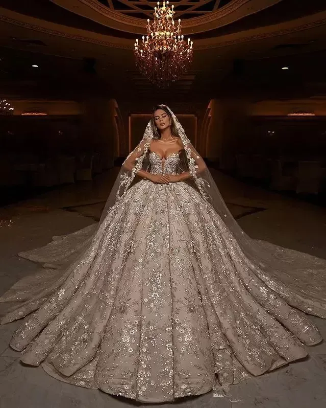 Luxury Lace Beading Ball Gowns Wedding Dresses Sparkly Flower Sequins Sweetheart Dubai Arabic Custom Made Wedding Dress Robes De Mariée VOG343, White
Luxury Lace Beading Ball Gowns Wedding Dresses Sparkly Flower Sequins Sweetheart Dubai Arabic Custom Made Wedding Dress Robes De Mariée VOG343, White