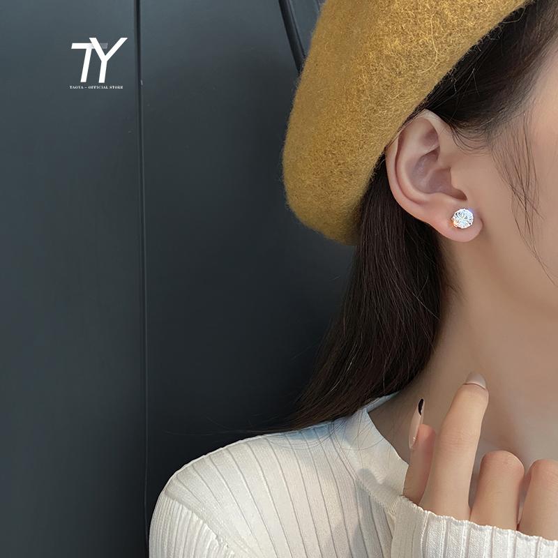 2020 new classic small Zircon Earrings For Woman Fashion simple jewelry Korean sexy luxury accessories girl's unusual Earrings
2020 new classic small Zircon Earrings For Woman Fashion simple jewelry Korean sexy luxury accessories girl's unusual Earrings