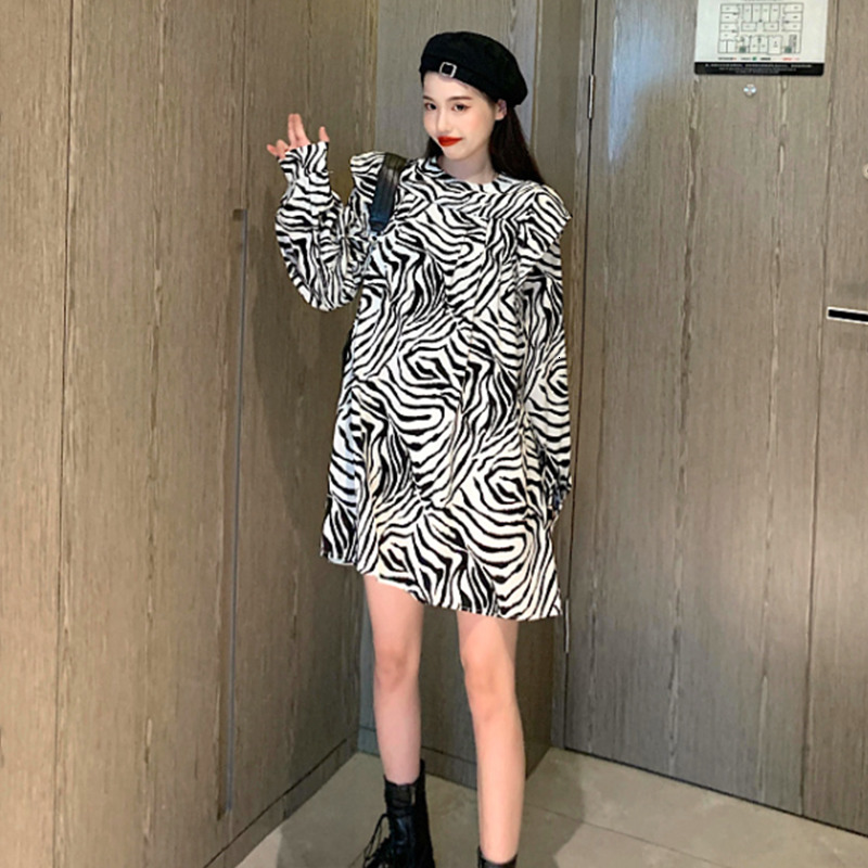 2021 Spring Autumn Women Sleeve New High Waist Fashion Ladies Stripe Elegant Girl O-neck Outfits 1odr
2021 Spring Autumn Women Sleeve New High Waist Fashion Ladies Stripe Elegant Girl O-neck Outfits 1odr