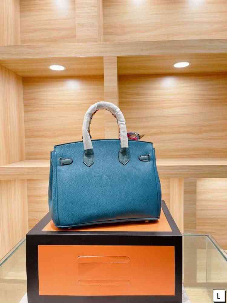Handbags Womens Luxury Classic Premium Brand Totes Bags (with Box) Herm Bag Female Leather Platinum Handbag Simple Fashion One-shoulder Mess, Blue
Handbags Womens Luxury Classic Premium Brand Totes Bags (with Box) Herm Bag Female Leather Platinum Handbag Simple Fashion One-shoulder Mess, Blue