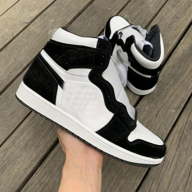 Jumpman 1 Retro High Twist BLACK METALLIC GOLD WHITE golf shoes mens designer trainers Schoenen, Black/white
Jumpman 1 Retro High Twist BLACK METALLIC GOLD WHITE golf shoes mens designer trainers Schoenen, Black/white