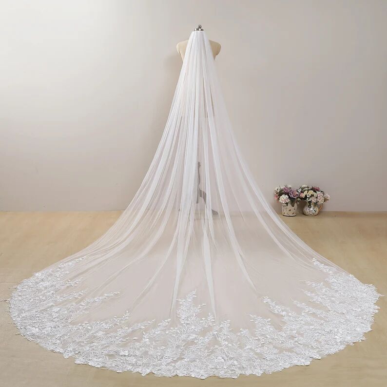 Unique Wedding Veils Custom Made Lace Gorgeous Long Bridal Veil 2022 One Layer 3 Metre Length
