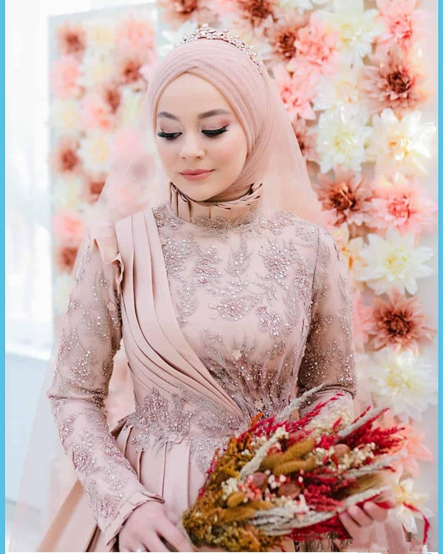 Lace Fashion Muslim A Line Wedding Dresses High Neck Beaded Long Sleeves Appliqued Bridal Gowns Sweep Train Satin Robe De Marie ppliqued