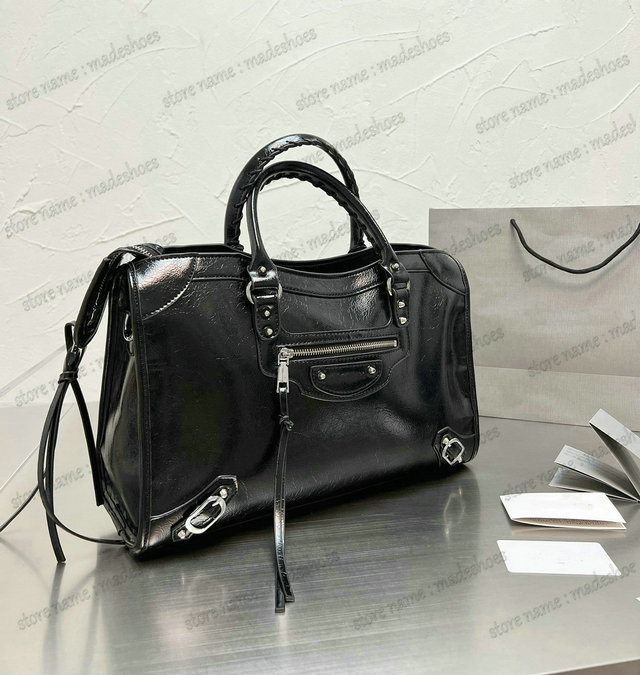 Neo City Classic Studs Bag Leather Small Handle Bag Medium Handbag Womens Designer Luxurys Motorcycle Shoulder Bags CrossBody Large Capacity Tote
Neo City Classic Studs Bag Leather Small Handle Bag Medium Handbag Womens Designer Luxurys Motorcycle Shoulder Bags CrossBody Large Capacity Tote