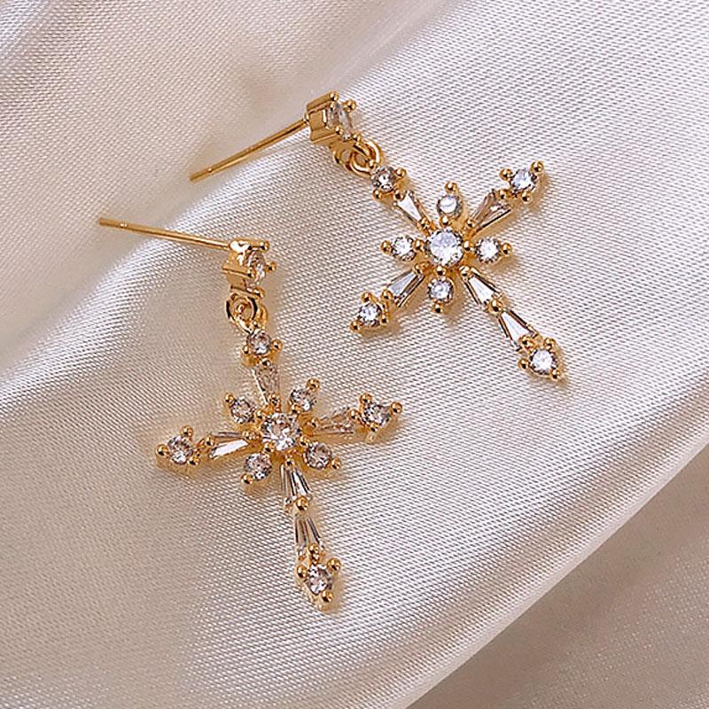 USTAR Shiny Crystal Cross Stud Earrings For women Rhinestone gold color female Earring Wedding Party Fashion Jewelry Gifts
USTAR Shiny Crystal Cross Stud Earrings For women Rhinestone gold color female Earring Wedding Party Fashion Jewelry Gifts