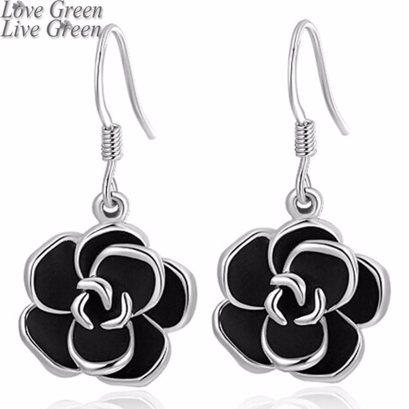 2020 hotsell brand Camellia design pendant fashion women gold color black painting rose flower drop earrings Jewelry 82606
2020 hotsell brand Camellia design pendant fashion women gold color black painting rose flower drop earrings Jewelry 82606