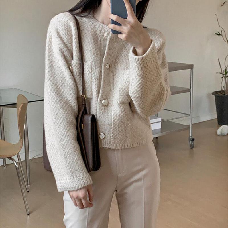 Women Autumn O-neck Double Pockets Sweaters Short Elegant Chic Button Knitted Cardigans Solid Color All-match Jackets PL499, Apricot
Women Autumn O-neck Double Pockets Sweaters Short Elegant Chic Button Knitted Cardigans Solid Color All-match Jackets PL499, Apricot