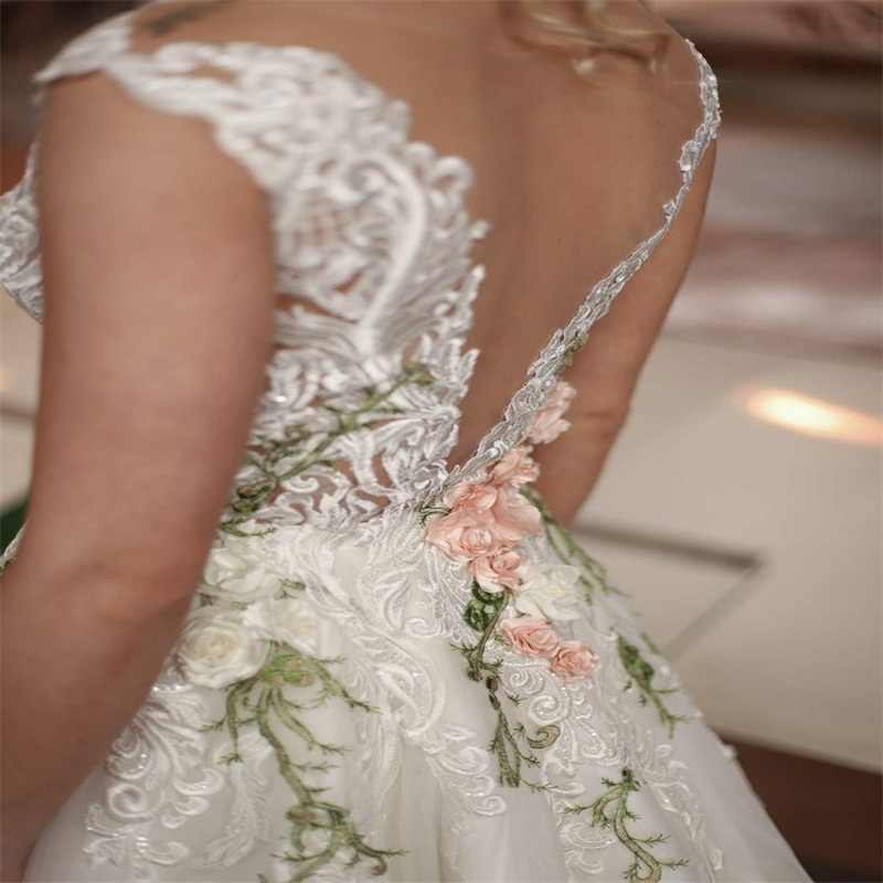 Hand Made Flower A Line Wedding Dresses V Neck Sleeveless Beach Appliqued Lace Wedding Gowns Custom Made Boho Plus Size Bridal Gowns