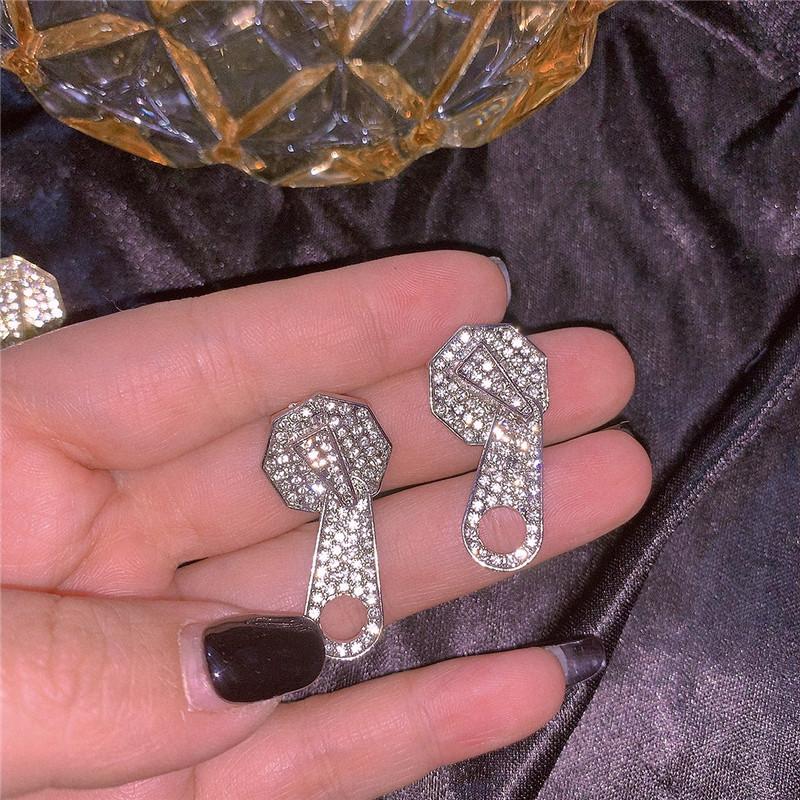 Inssniyl New Wedding Jewelry Design Silver Color Simple Zipper Crystal Earrings Fashion Women Statement Stud Earrings Jewelry
Inssniyl New Wedding Jewelry Design Silver Color Simple Zipper Crystal Earrings Fashion Women Statement Stud Earrings Jewelry