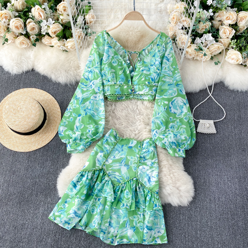 2021 New Female autumn bohemian set sexy deep puff tops + high to line skirt short suit parts CO0M, Green
2021 New Female autumn bohemian set sexy deep puff tops + high to line skirt short suit parts CO0M, Green