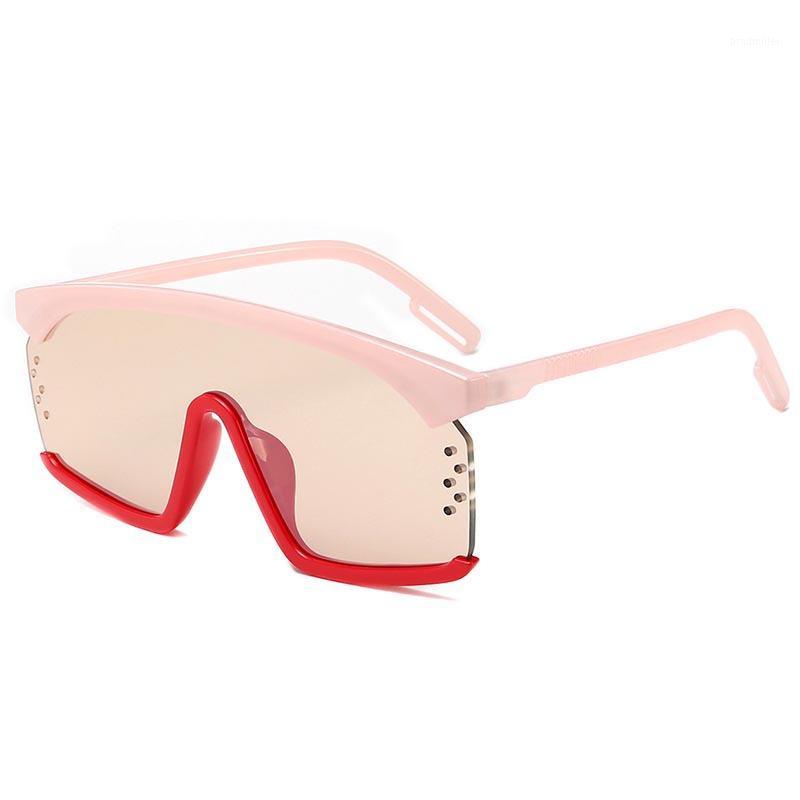 Sunglasses European And American Fashion Trend Large Frame One-piece Goggles Men Women Windproof Eyewear1
Sunglasses European And American Fashion Trend Large Frame One-piece Goggles Men Women Windproof Eyewear1