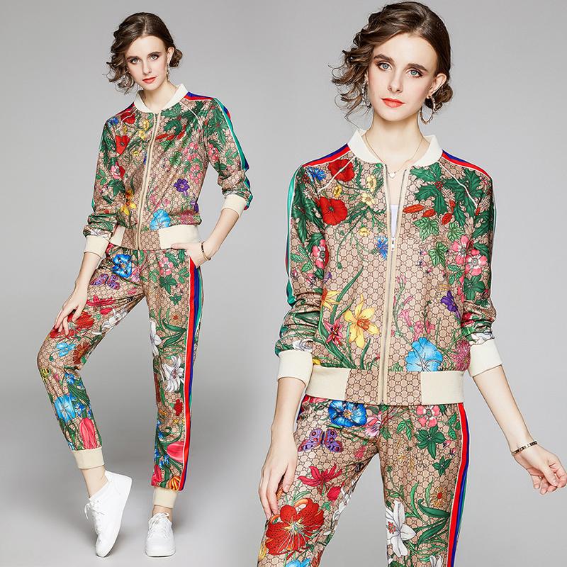Spring Summer Fall Runway 2 Piece Womens Sets Vintage Floral Letters Print Collar Long Sleeve Top Jacket Coat Pant Suits Outfits 201119, White
Spring Summer Fall Runway 2 Piece Womens Sets Vintage Floral Letters Print Collar Long Sleeve Top Jacket Coat Pant Suits Outfits 201119, White