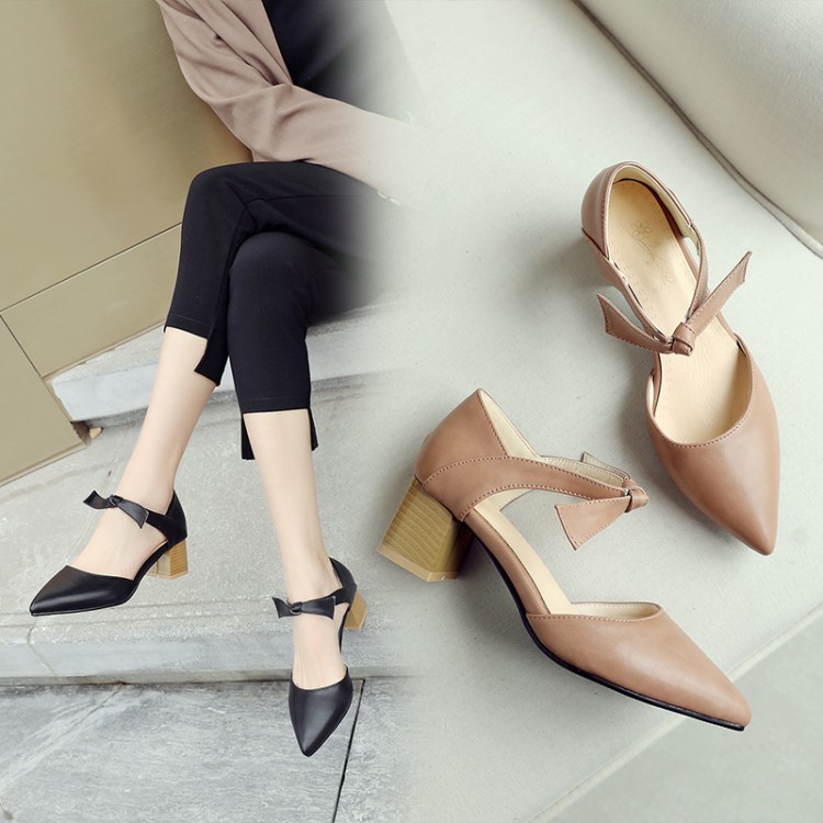 One word with single shoes 2020 new wild pointed shallow mouth low heel fairy sandals women summer mid-heeled heel, Black
One word with single shoes 2020 new wild pointed shallow mouth low heel fairy sandals women summer mid-heeled heel, Black