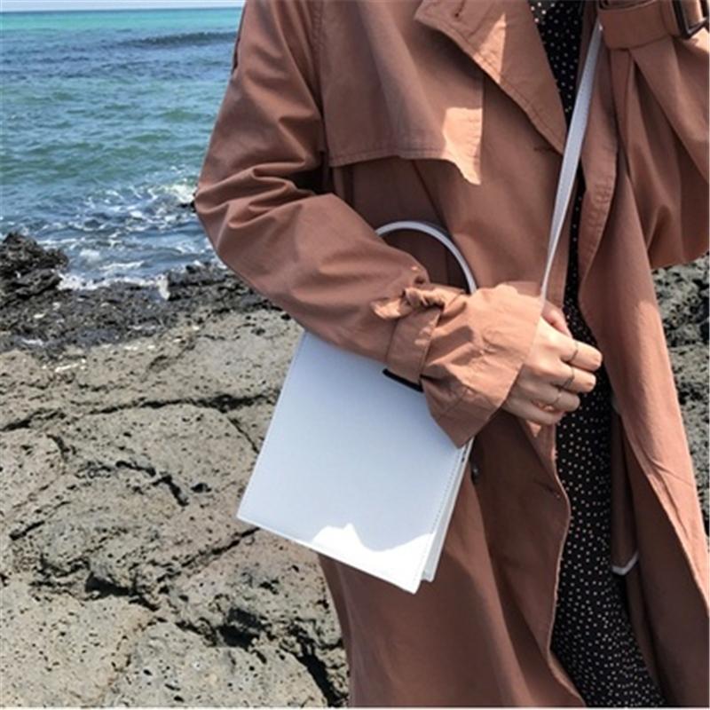 Metal Clip Small Square Bag 2021 Trendy High Quality Leather Handbags Designer Crossbody Bags For Women Shoulder Bag, Black
Metal Clip Small Square Bag 2021 Trendy High Quality Leather Handbags Designer Crossbody Bags For Women Shoulder Bag, Black