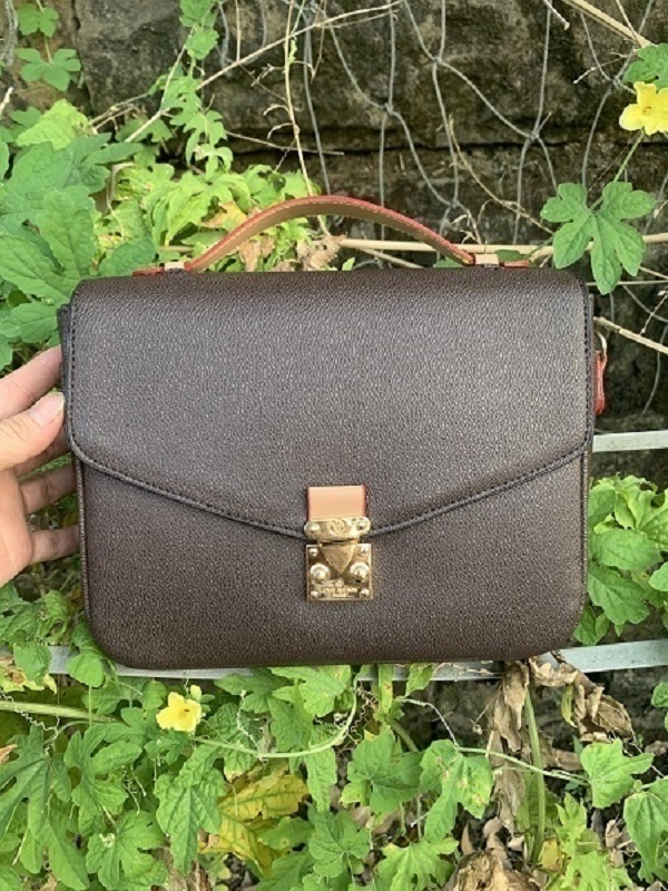 luxurys designers bags women handbag messenger bag oxidizing leather POCHETTE metis elegant shoulder bags
luxurys designers bags women handbag messenger bag oxidizing leather POCHETTE metis elegant shoulder bags