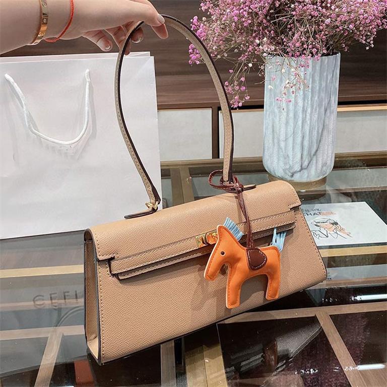 Samll Women Quality Underarm Bag Fashion Armpit Bag Lady Cowhide Leather Shoulder Handbag Cross Body Wallet
Samll Women Quality Underarm Bag Fashion Armpit Bag Lady Cowhide Leather Shoulder Handbag Cross Body Wallet