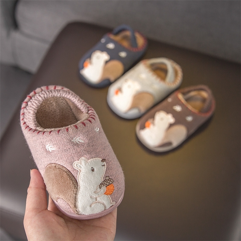 Little Baby Slippers for Children for Winter Girls Slippers Non-slip Bathroom Slippers Infant Toddler Baby Boys Home Shoes 201113
Little Baby Slippers for Children for Winter Girls Slippers Non-slip Bathroom Slippers Infant Toddler Baby Boys Home Shoes 201113