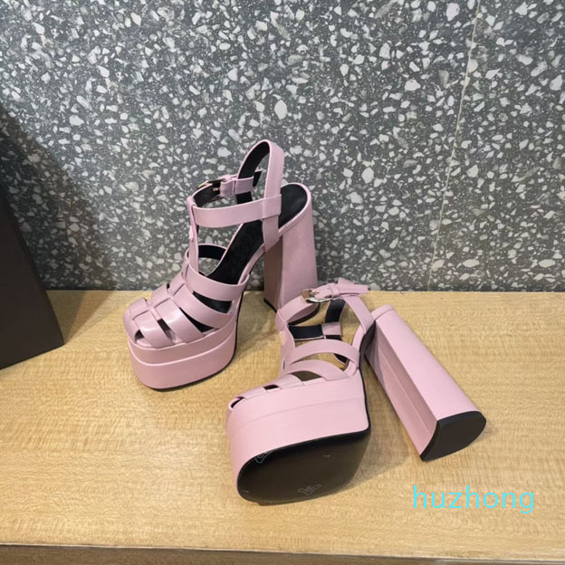 2022 designer luxury women's hollow out sandals leather Beel 15.5cm leather black high heels bag heel summer fashion crystal edge shoes
2022 designer luxury women's hollow out sandals leather Beel 15.5cm leather black high heels bag heel summer fashion crystal edge shoes