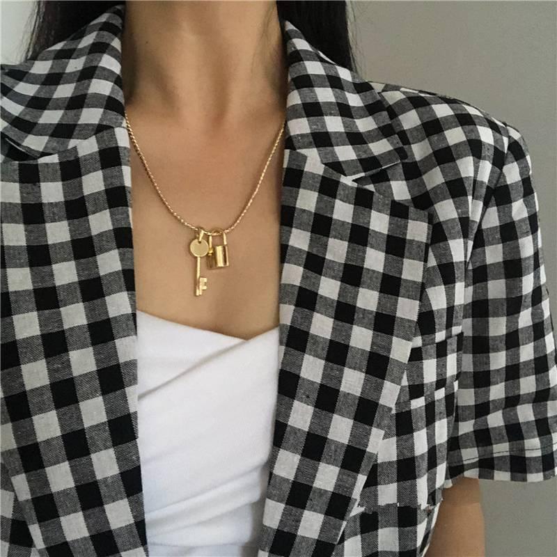 2020 Trendy Key and lock desgin golden color Link Necklace Chain Necklace for Women Accessories Fashion Jewellery
2020 Trendy Key and lock desgin golden color Link Necklace Chain Necklace for Women Accessories Fashion Jewellery