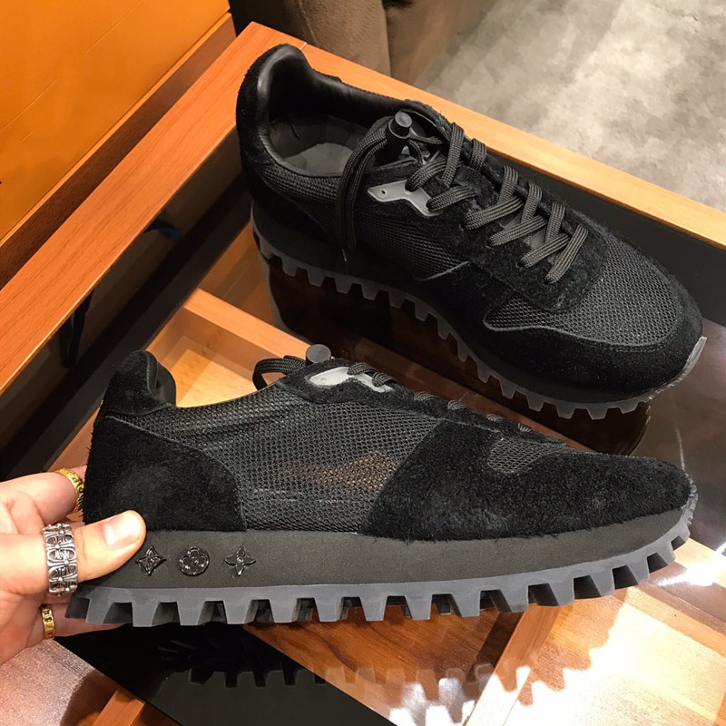 Highquality New Luxury designer Famous Casual Shoes For Men Net cloth breathable Leather Sneakers men Sports casual Shoes Size 38-45with box, Black
Highquality New Luxury designer Famous Casual Shoes For Men Net cloth breathable Leather Sneakers men Sports casual Shoes Size 38-45with box, Black