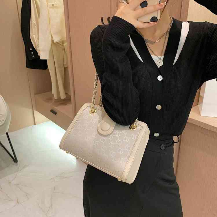and winter new women's bag chain sling shoulder messenger printing large capacity leisure simple Purse sale, White 
and winter new women's bag chain sling shoulder messenger printing large capacity leisure simple Purse sale, White