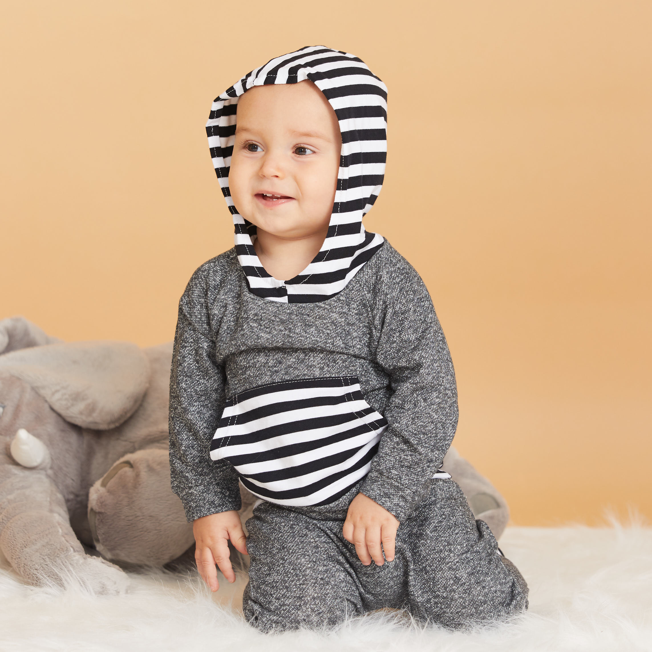 PatPat Autumn and Winter New Newborn Cotton Casual Stripe Design Long-sleeved Hoodie and Pants Suit Baby Boy Crawling Suit Y1105