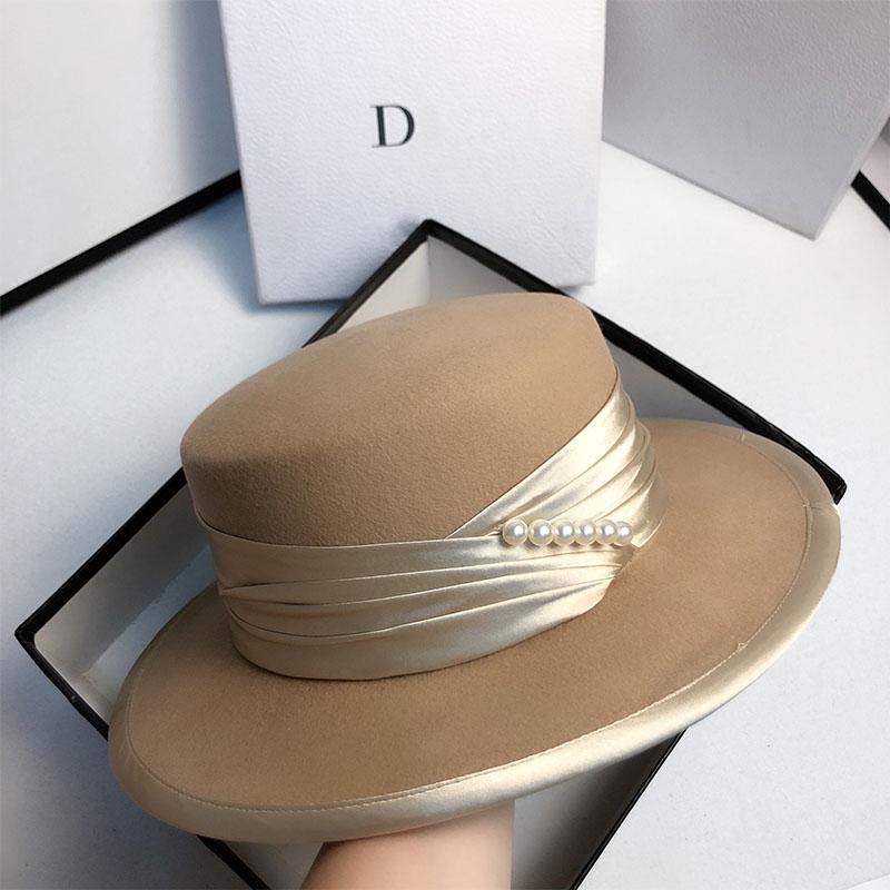 Stingy Brim Hats QPALCR For Women Pearl Ribbon Retro Wide Felt Wool Fedora Hat Flat Top Jazz Round Caps Bowler Elegant Lady, Black
Stingy Brim Hats QPALCR For Women Pearl Ribbon Retro Wide Felt Wool Fedora Hat Flat Top Jazz Round Caps Bowler Elegant Lady, Black