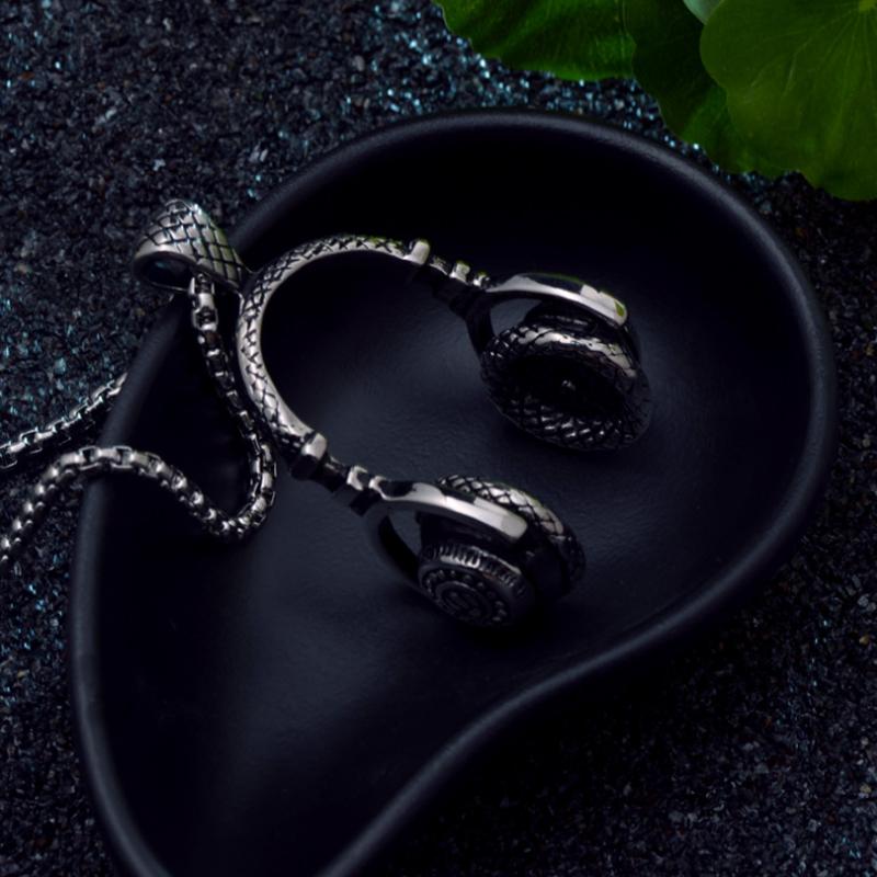 Gold Black Wite Colour Headset Necklace For Men Punk Rock Music Jewelry Gift Stainless Steel Necklace Pendant Wholesale
Gold Black Wite Colour Headset Necklace For Men Punk Rock Music Jewelry Gift Stainless Steel Necklace Pendant Wholesale
