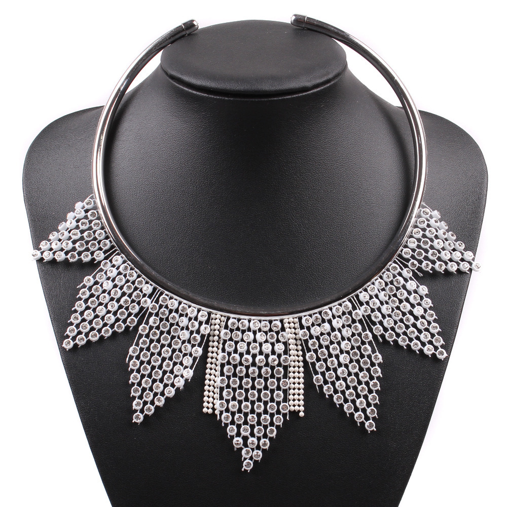 2020 New Arrival Design Fashion Choker Necklace Collar Crystal Cheap Price Torques Necklace for Women Jewelry Accessories
2020 New Arrival Design Fashion Choker Necklace Collar Crystal Cheap Price Torques Necklace for Women Jewelry Accessories