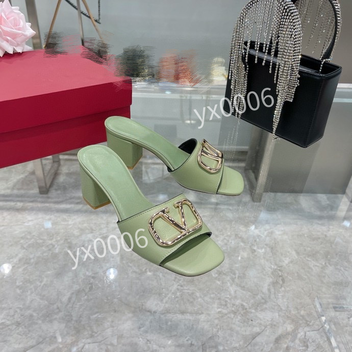 2021 spring and autumn small 35-42 white shoes women's new high canvas shoes girls' fashion vulcanized casual yh211221, Red;white
2021 spring and autumn small 35-42 white shoes women's new high canvas shoes girls' fashion vulcanized casual yh211221, Red;white