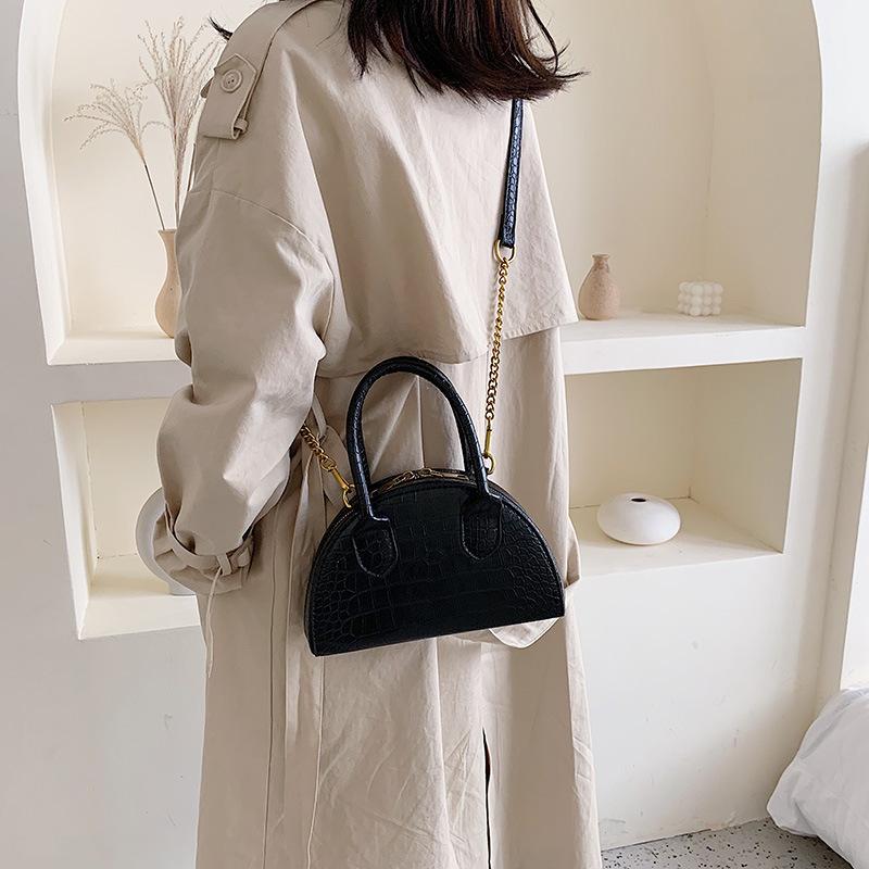 Handbags 2020 New Semicircle Crocodile Pattern Shoulder Bag Korean Version Of Portable Chain Shoulder Messenger, Black
Handbags 2020 New Semicircle Crocodile Pattern Shoulder Bag Korean Version Of Portable Chain Shoulder Messenger, Black