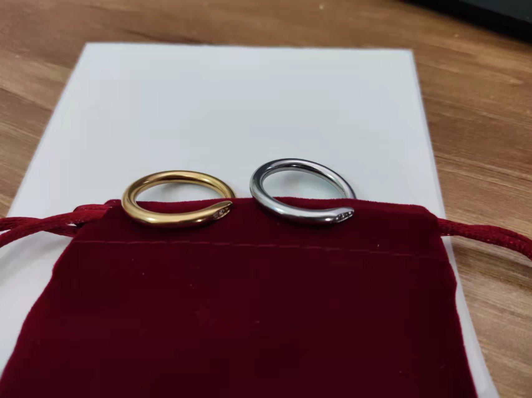 New Fashion Personality Men And Women rings Party Gift Titanium Steel Nail Rings Trend Ladies Engagement Wedding Ring Jewelry with cloth bag
New Fashion Personality Men And Women rings Party Gift Titanium Steel Nail Rings Trend Ladies Engagement Wedding Ring Jewelry with cloth bag