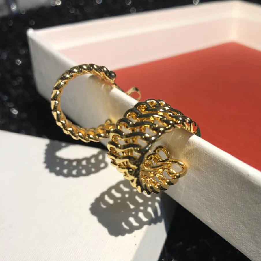 New arrival hollow design half shape hoop earring for women wedding jewelry gift PS8679, Silver
New arrival hollow design half shape hoop earring for women wedding jewelry gift PS8679, Silver