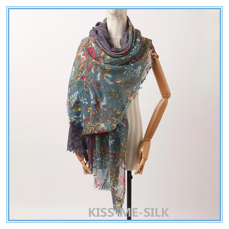 KMS fold printing boiled wool four-side loose beard scarf shawl Autumn and winter for Women 55*180CM/110G
KMS fold printing boiled wool four-side loose beard scarf shawl Autumn and winter for Women 55*180CM/110G