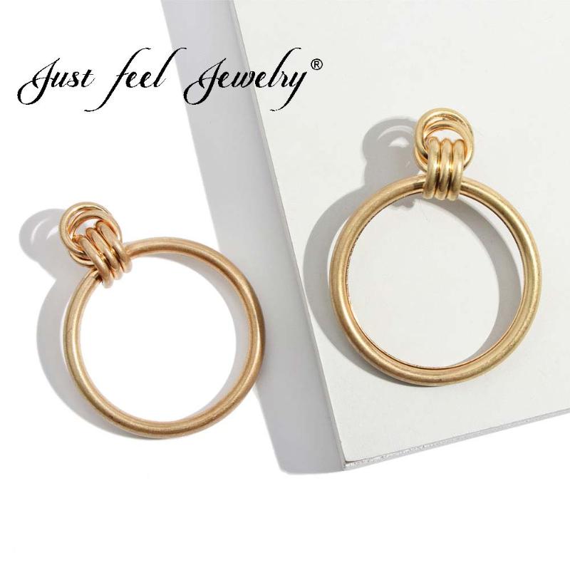 JUST FEEL Punk Round Circle Hoop Earrings For Women 2021 Vintage Zinc Alloy Gold Color Fashion Big Earring Female Party Jewelry
JUST FEEL Punk Round Circle Hoop Earrings For Women 2021 Vintage Zinc Alloy Gold Color Fashion Big Earring Female Party Jewelry