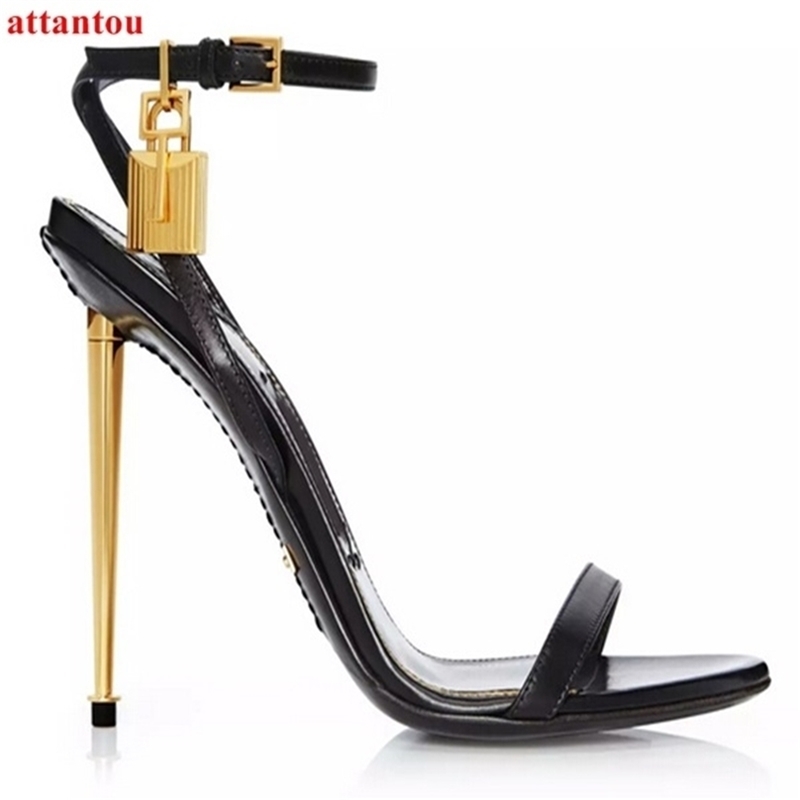 2022 Woman Sandals style name brand Celebrity Metallic Ankle-Lock Gold Stiletto Heel Shoes Padlock High Heels 220222, As picture
2022 Woman Sandals style name brand Celebrity Metallic Ankle-Lock Gold Stiletto Heel Shoes Padlock High Heels 220222, As picture
