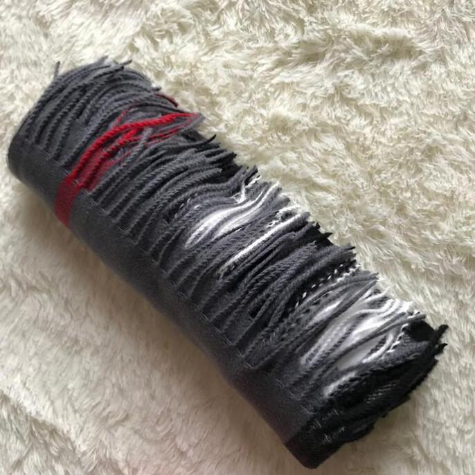 High-quality cashmere scarf brand classic plaid cashmere scarf Soft new cashmere scarf fashion printed scarves 180*30cm
High-quality cashmere scarf brand classic plaid cashmere scarf Soft new cashmere scarf fashion printed scarves 180*30cm