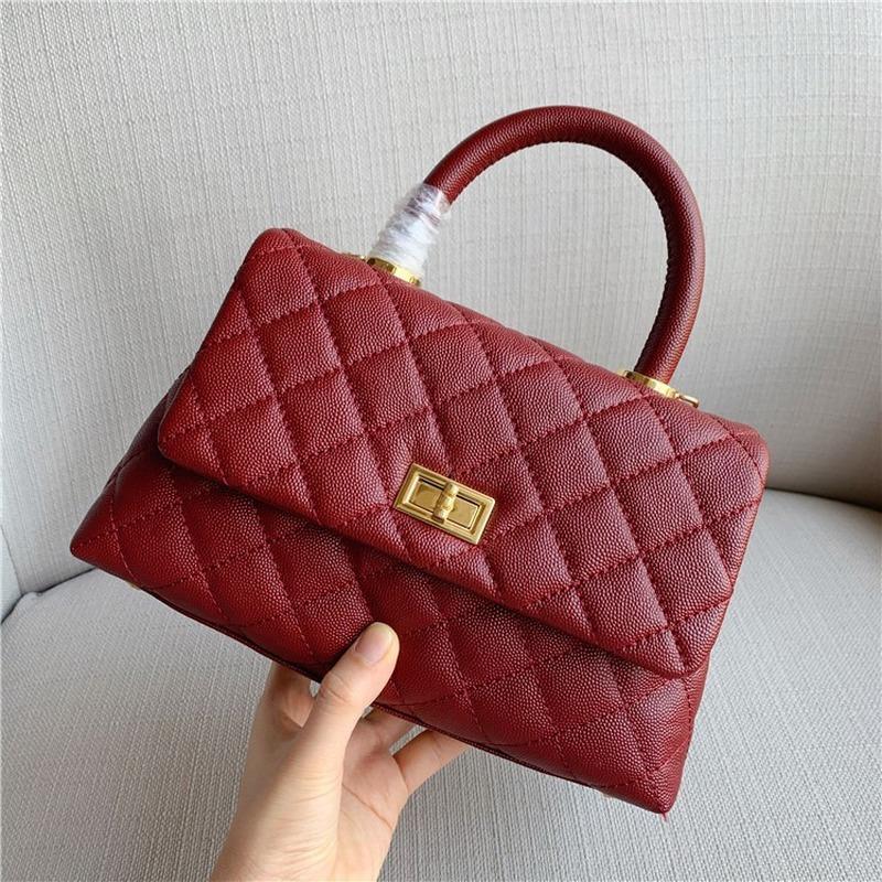 Women's Diamond Check Chain Bag Leather Shoulder Messenger Handbag Bags for Women 2021, 23cm black 2
Women's Diamond Check Chain Bag Leather Shoulder Messenger Handbag Bags for Women 2021, 23cm black 2