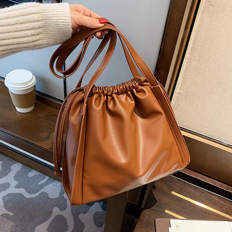 Simple Brand Design Soft Leather Handbags Women Shoulder Bags 2021 New Vintage Drawstring Female Purses Ladies Casual Totes, Brown
Simple Brand Design Soft Leather Handbags Women Shoulder Bags 2021 New Vintage Drawstring Female Purses Ladies Casual Totes, Brown